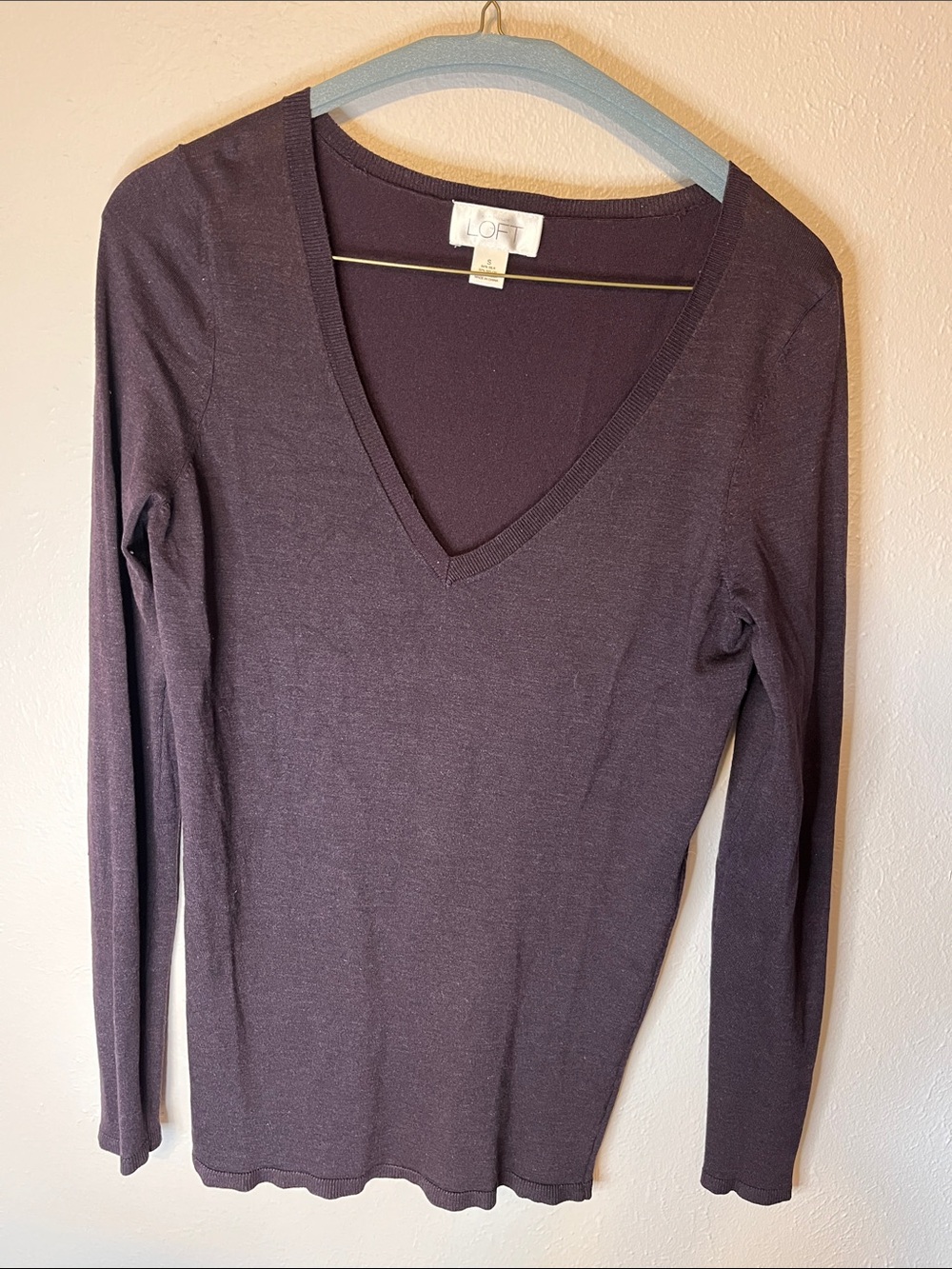 LOFT Plum V-Neck Long Sleeve Knit Top